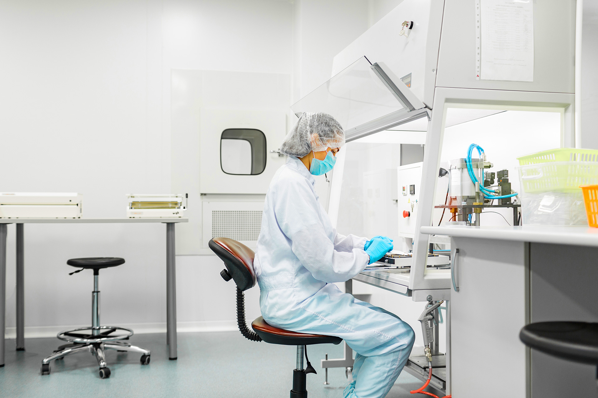 Wir ermöglichen die digitale Transformation mit komplexen und widerstandsfähigen Diensten und Architekturen, welche die Anforderungen an Robustheit, Sicherheit und Leistung von stark regulierten Branchen erfüllen.
