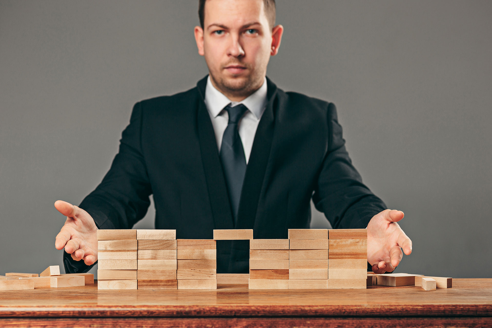 Il Dipartimento HR (Human Resources) deve gestire una documentazione copiosa che comincia con la selezione e l’onboarding dei nuovi assunti, e segue l’intero ciclo di vita del dipendente all’interno dell’azienda. Da qui l’esigenza di digitalizzare tutto il processo.