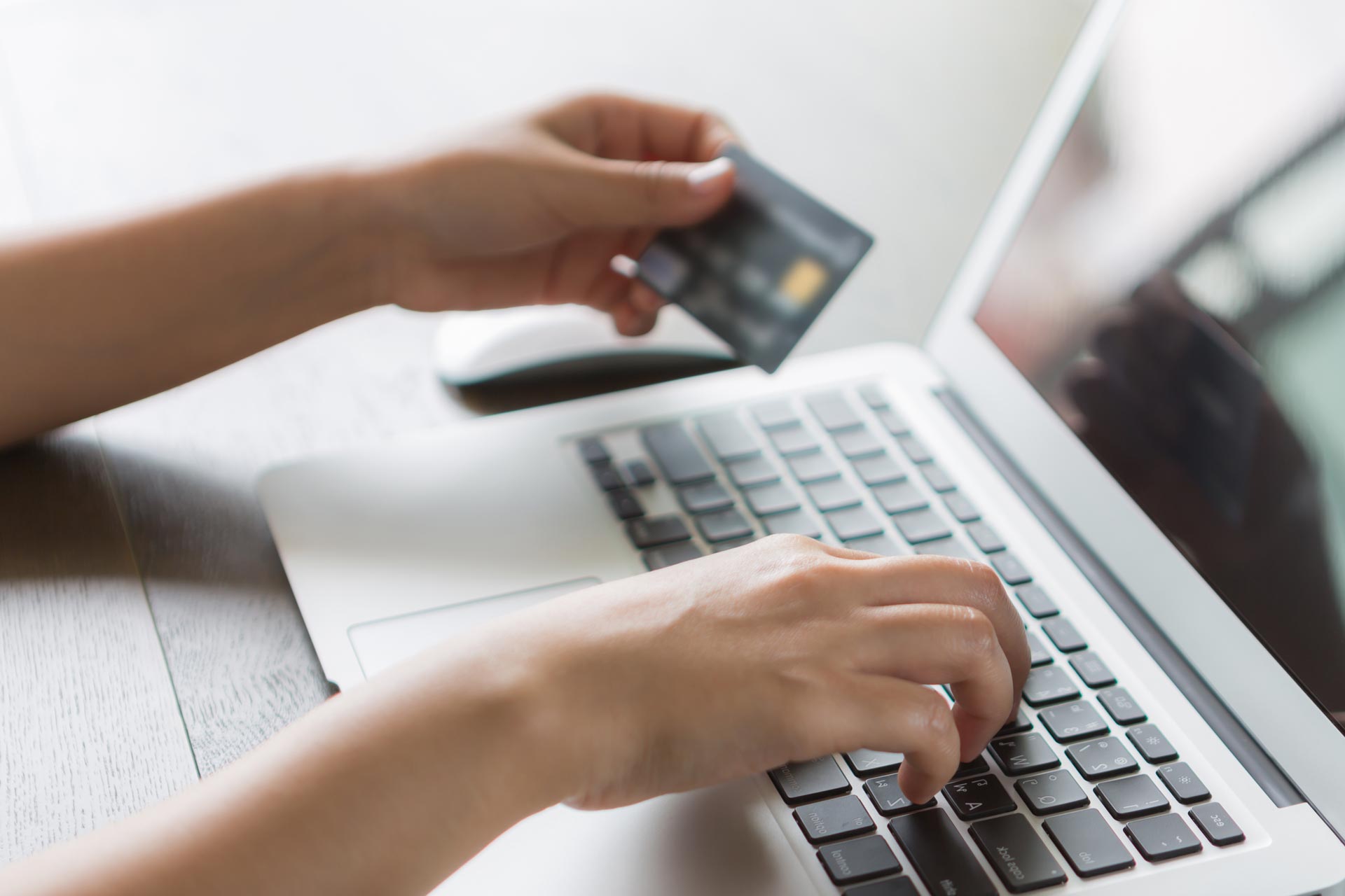 Il Procure To Pay (P2P) è il processo che integra i sistemi di acquisto e di pagamento all’interno del ciclo passivo dell’azienda. Serve a gestire al meglio tutte le attività legate in particolare alla relazione con i fornitori.