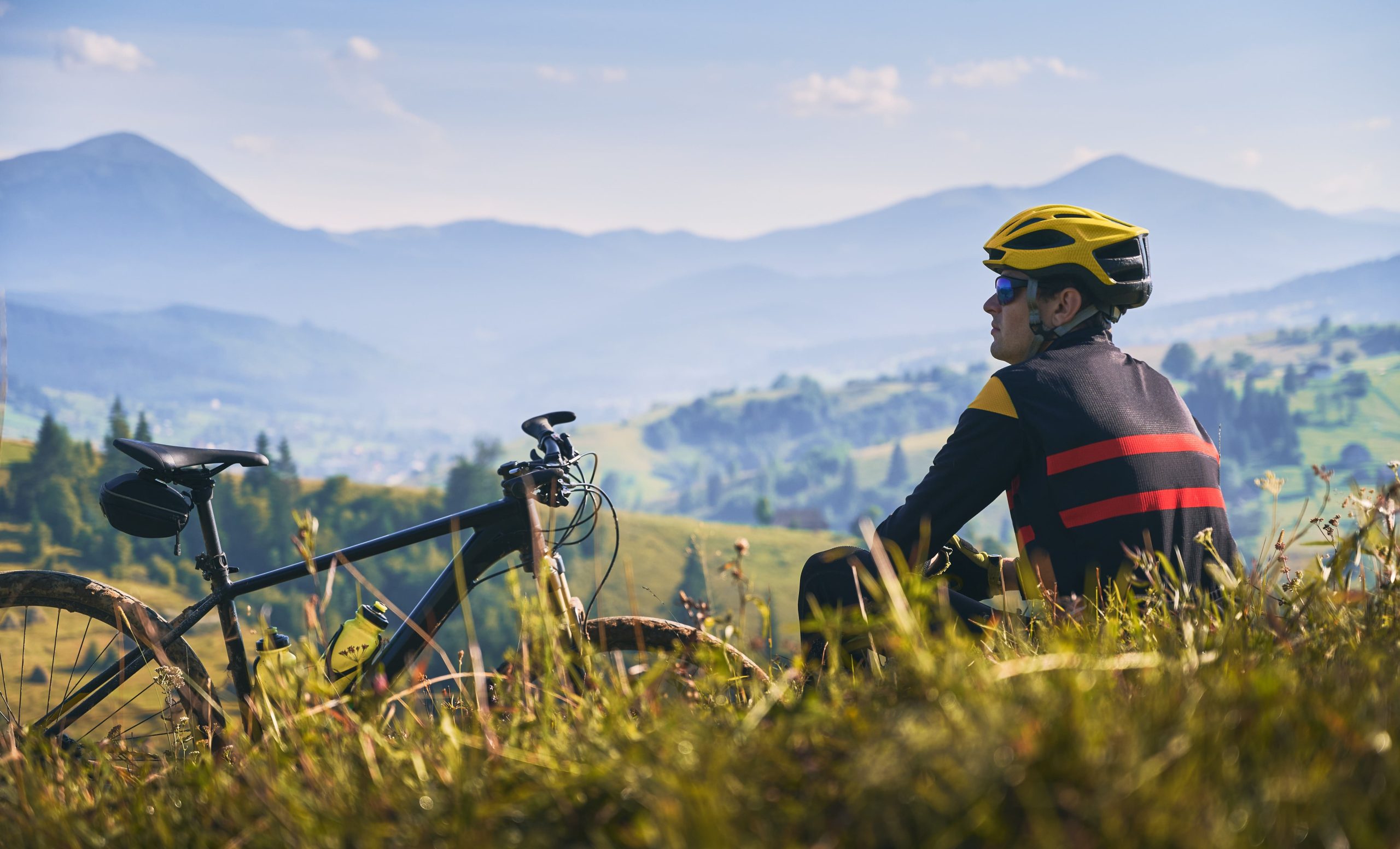 Wenn Sie ein stabiles Fundament der zukünftigen Business-Anforderungen erwarten, sollten Sie sich mit Hybrid Cloud-Lösungen beschäftigen. WIIT ist Ihr Hybrid Cloud Anbieter und Ihr Ansprechpartner im Bereich der Unternehmensdigitalisierung.
